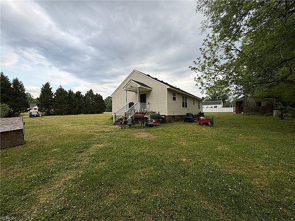3rd image of 5895 Spivey Run Rd