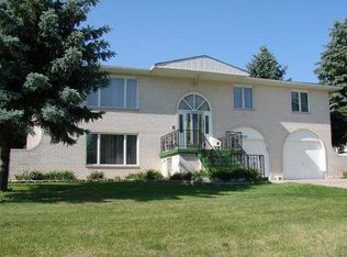 2207 Elm Tree Ln, Crown Point, IN 46307