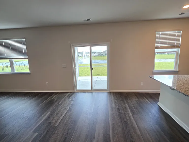 239 Londonshire Dr — Photo 7