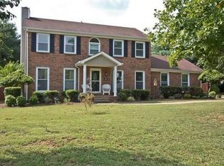 2415 Riverstone Dr, Murfreesboro, TN 37128