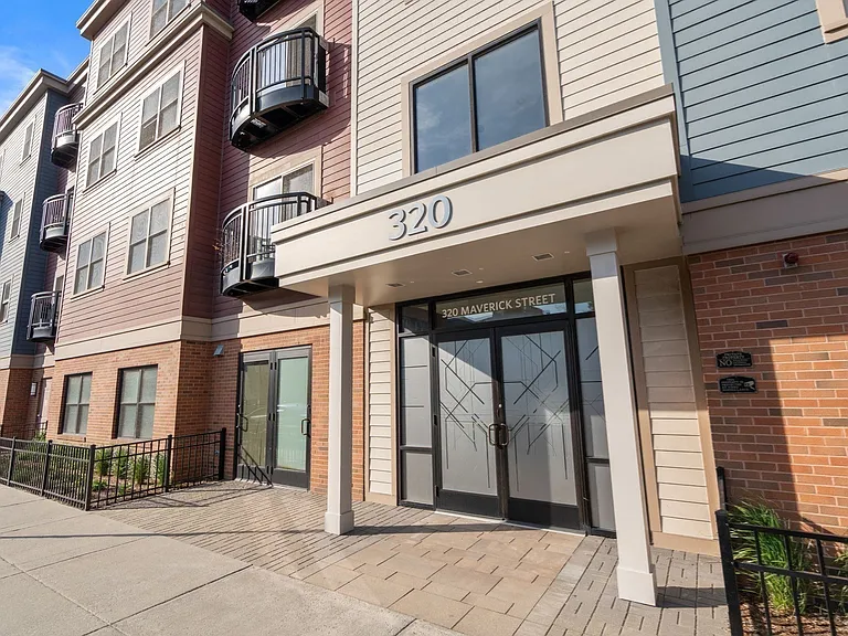 320 Maverick St #303 — Photo 17