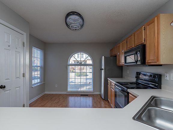 4th image of 9 Colombard Ct