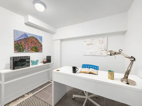 93 Waverly Avenue image 8 of 9