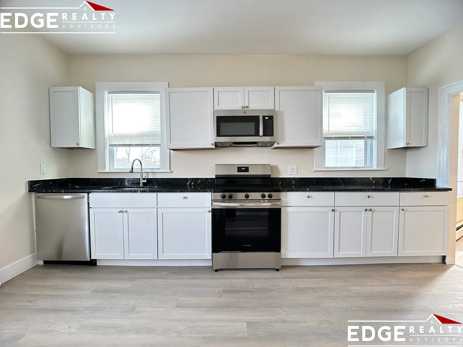 4 bed, 1.5 bath, $4,100 — Photo 2