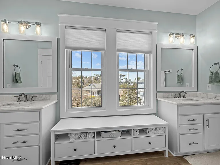 310 Lord Berkeley Dr — Photo 43