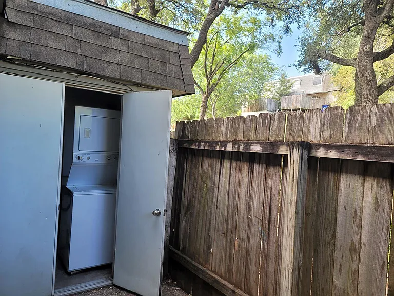 2308 Barton Village Cir #102 — Photo 15