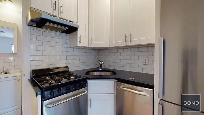 Rented by Bond New York | media 5