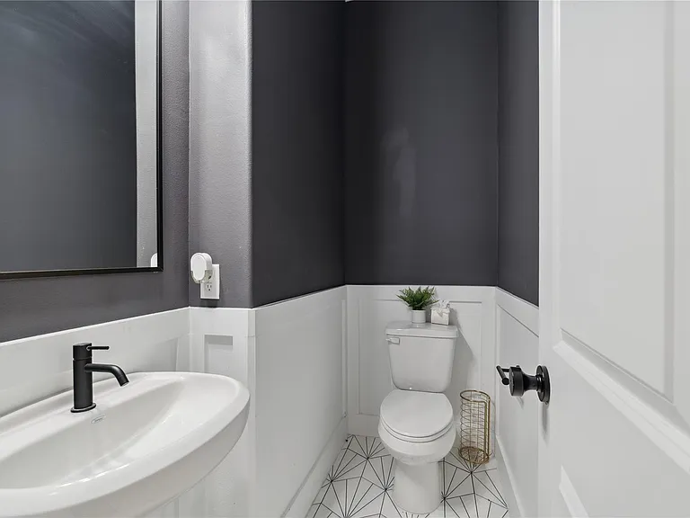 2607 Rosalie St — Photo 11