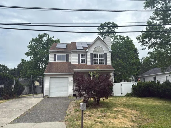 16 S 21st St, Wyandanch, NY 11798