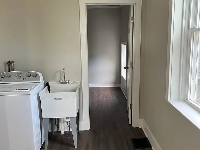 329 Ellicott St #UPPER — Photo 35