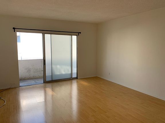 3rd image of 1678 Federal Ave #7