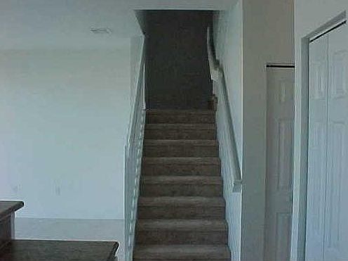 5th image of 957 NE 42nd Ave