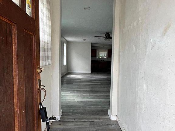 4th image of 1011 Hamilton Ave NW