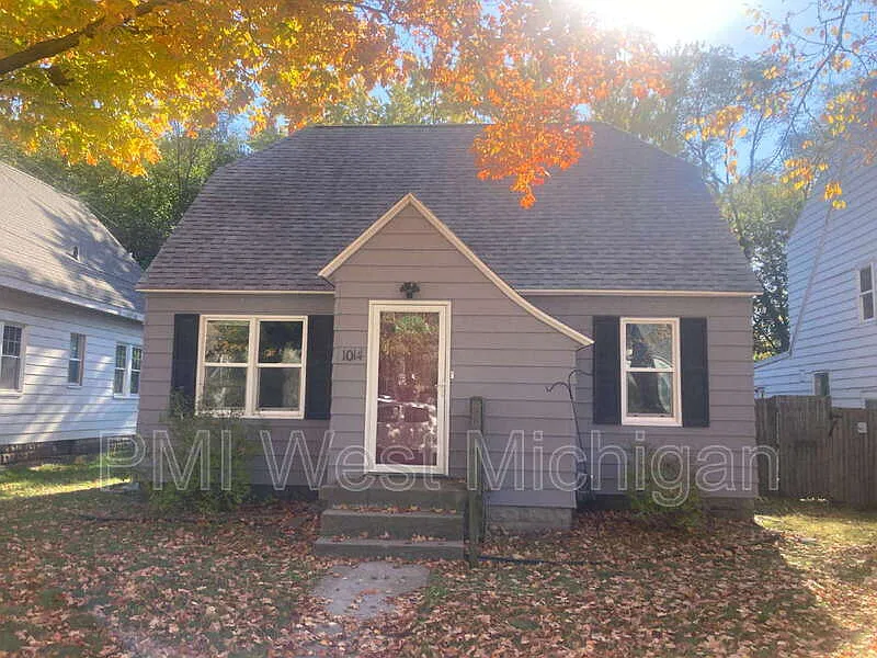 4 bed, 2.0 bath, 2015 sqft, $2,150 — Photo 1
