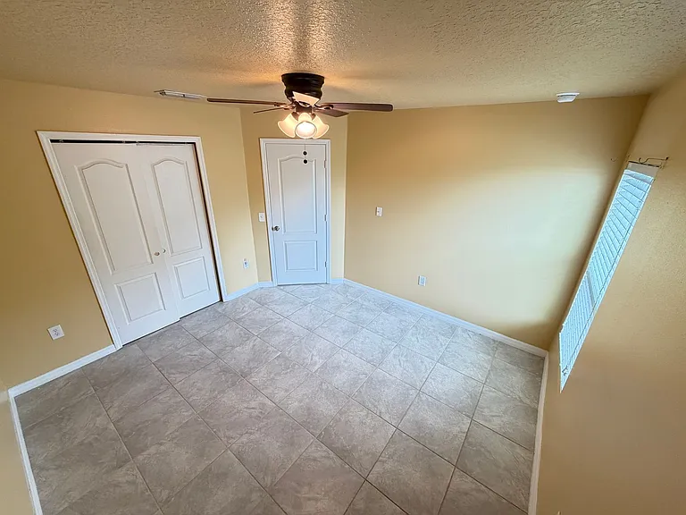 2411 Grasmere View Pkwy N — Photo 41
