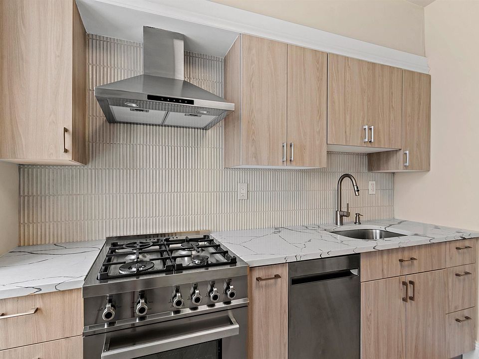 1st image of 630 Palisade Ave APT 3