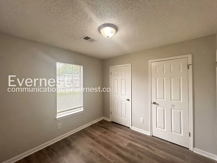 2912 Waverly Dr — Photo 15