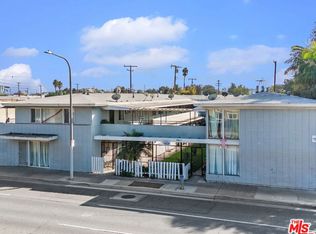 902 E 17th St, Santa Ana, CA 92701