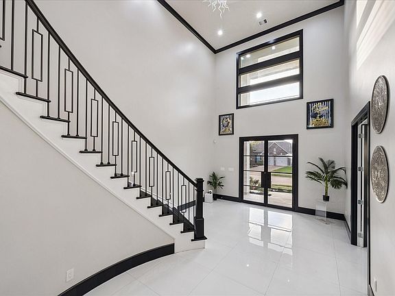 3rd image of 12402 Pepper Creek Ln