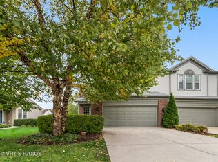 934 Elizabeth Dr, Streamwood, IL 60107
