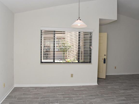 5th image of 3010 Sea Hawk Dr