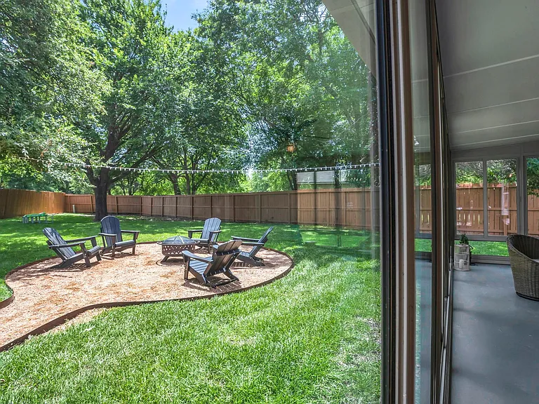 2709 Greenbriar Ct — Photo 31