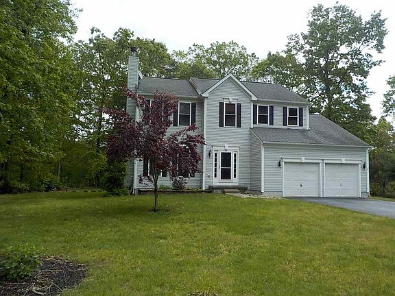 3rd image of 628 Forsythia Dr