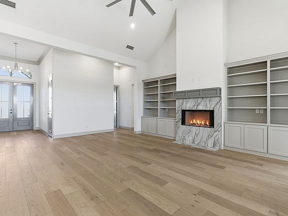 2nd image of 113 Rockford St