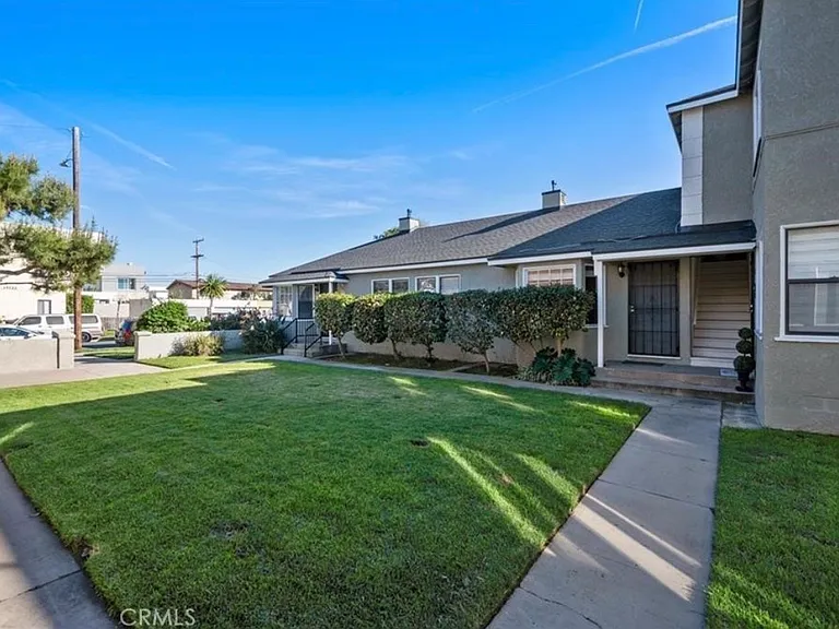 15717 Brighton Ave #B — Photo 3