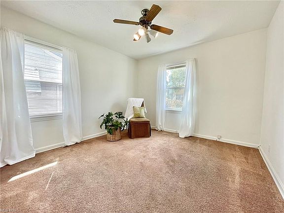 5th image of 12321 Willard Ave