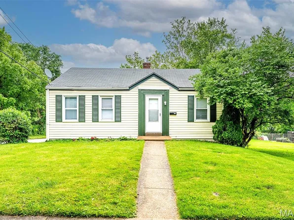 302 Plaza Ave, Saint Louis, MO 63135