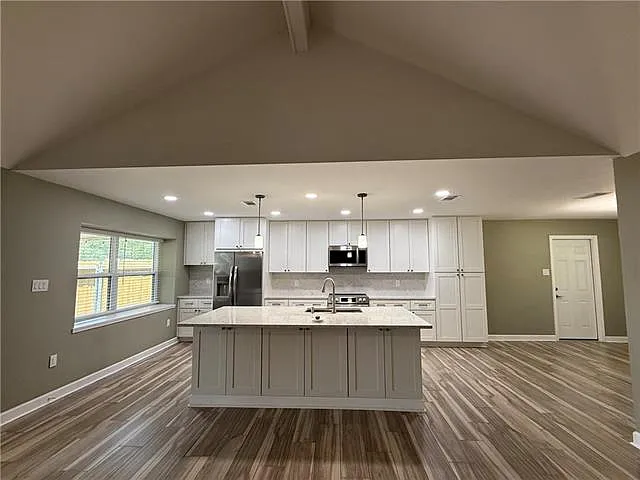 200 Tallwood Dr — Photo 14