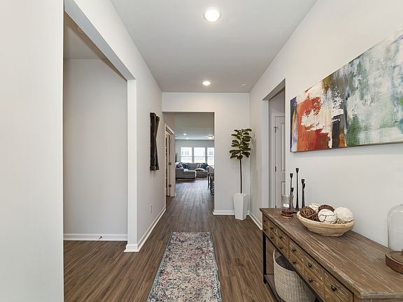 4th image of 2905 Eckersley Dr