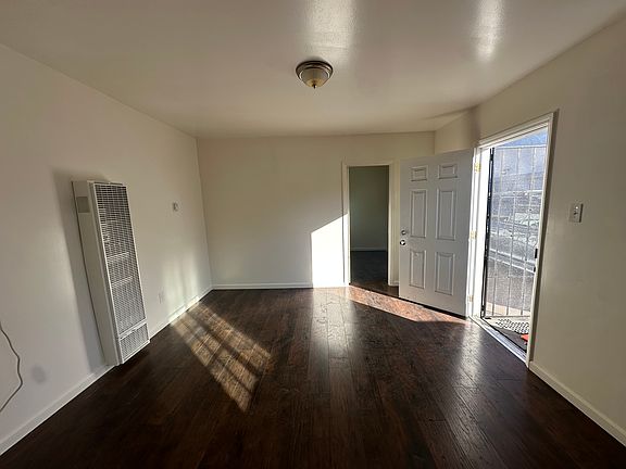 4th image of 4939 Clara St #15