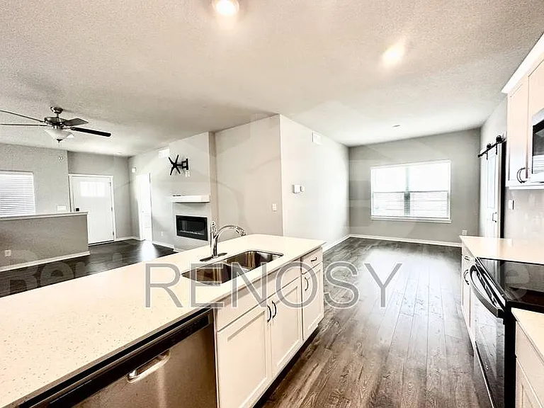 2310 SW Plaza Pkwy — Photo 10