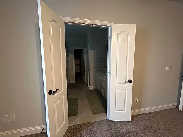 2204 Ranchwood Dr — Photo 3