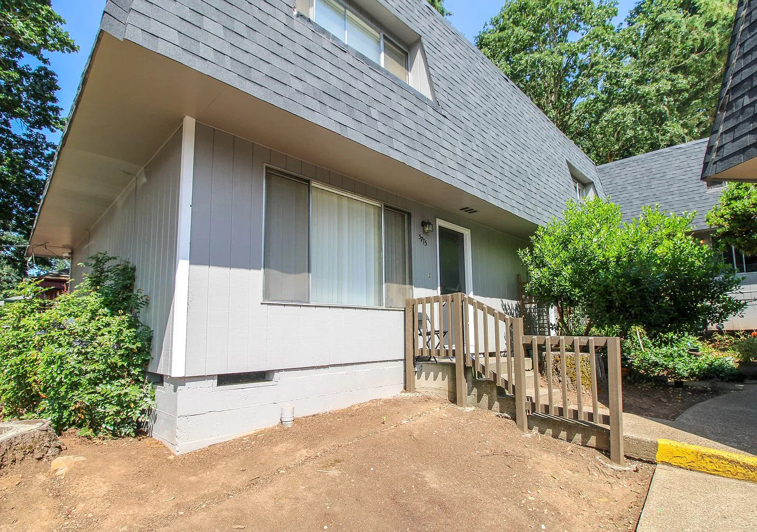Woodland — Photo 1