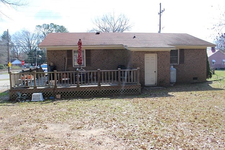 2nd image of 902 Cline St