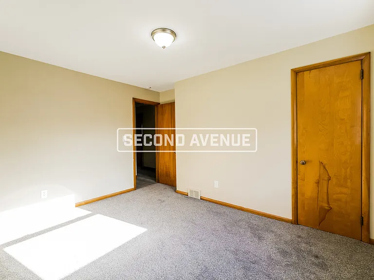465 Willow Ave — Photo 15