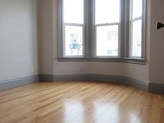 4th image of 2542 San Bruno Ave