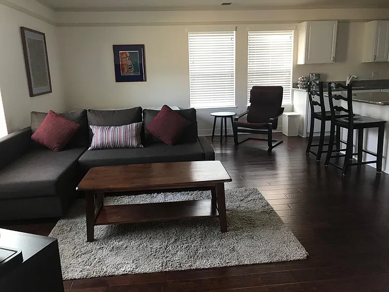1319 G St #FURNISHED — Photo 1