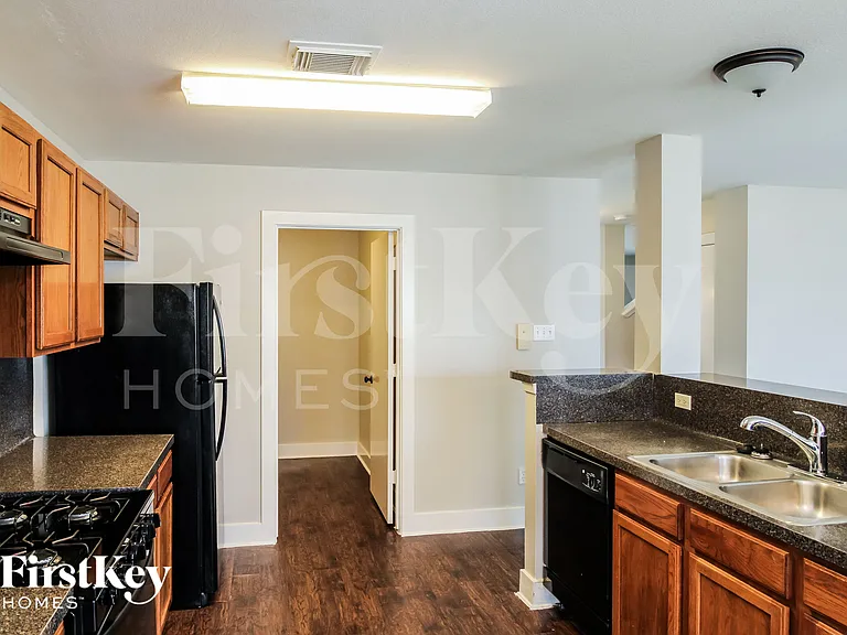 19419 Green Chase Ln — Photo 7