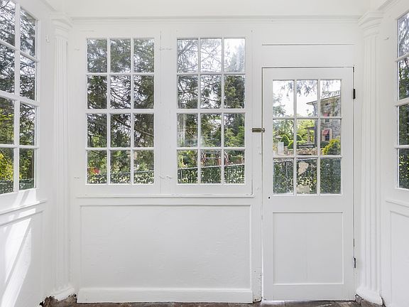 4th image of 79 Deforest St