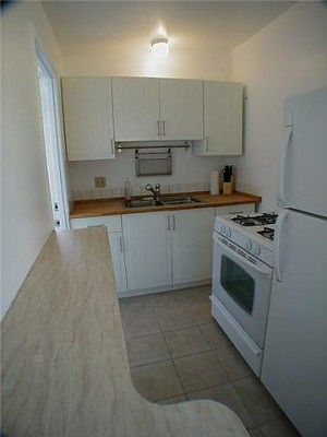 3rd image of 5137 W Point Loma Blvd