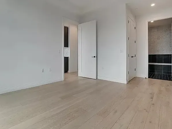 875 4th Avenue image 6 of 29