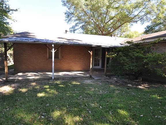 4th image of 3207 Rosemary Ln