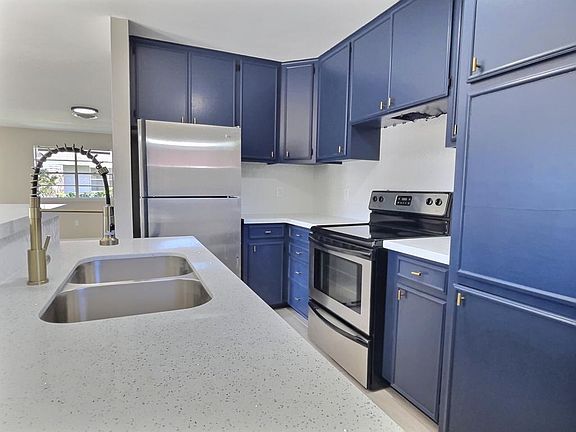 3rd image of 1111 Wisteria Ave APT 4