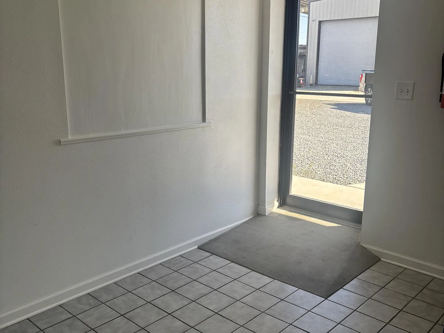 4 bed, 1000 sqft, $1,850 — Photo 2