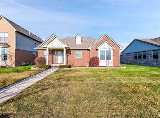 23958 Meadows Ave, Flat Rock, MI 48134