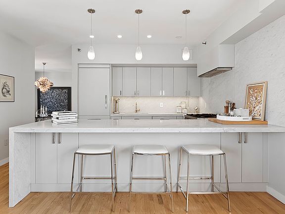 2nd image of 304 W 115th St APT 8A